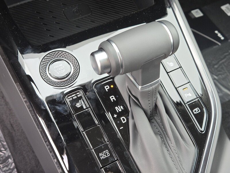 New 2026 Kia Niro EX FWD image 15