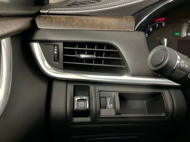 Used 2018 Cadillac XTS Luxury w/ Driver Awareness Package image 18