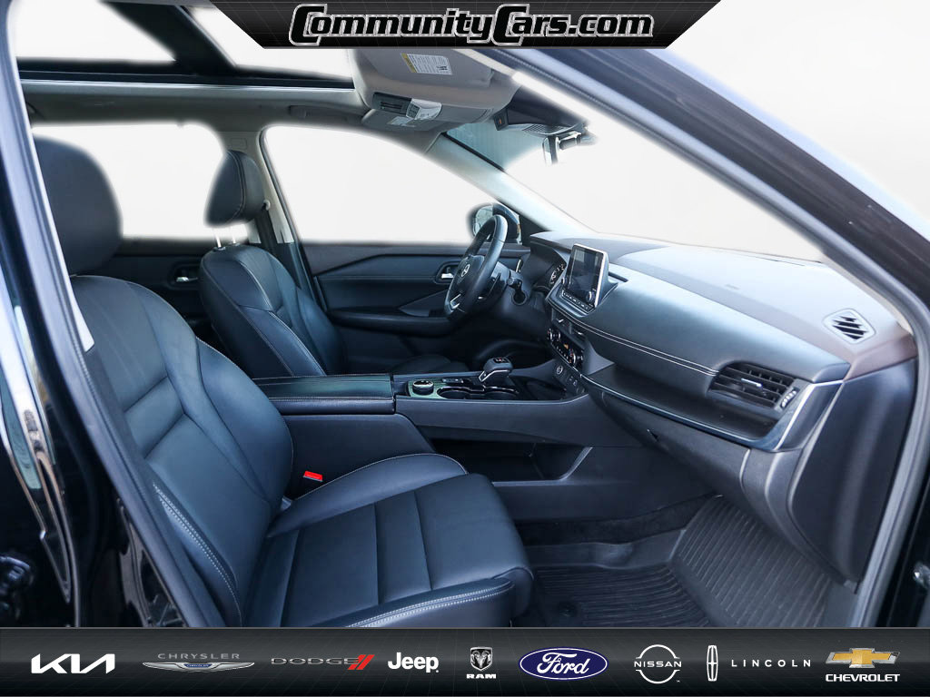 Used 2023 Nissan Rogue SV w/ SV Premium B Package image 22