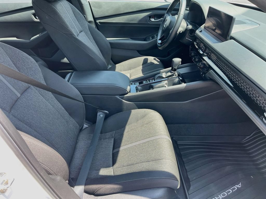 Used 2025 Honda Accord Sport image 30
