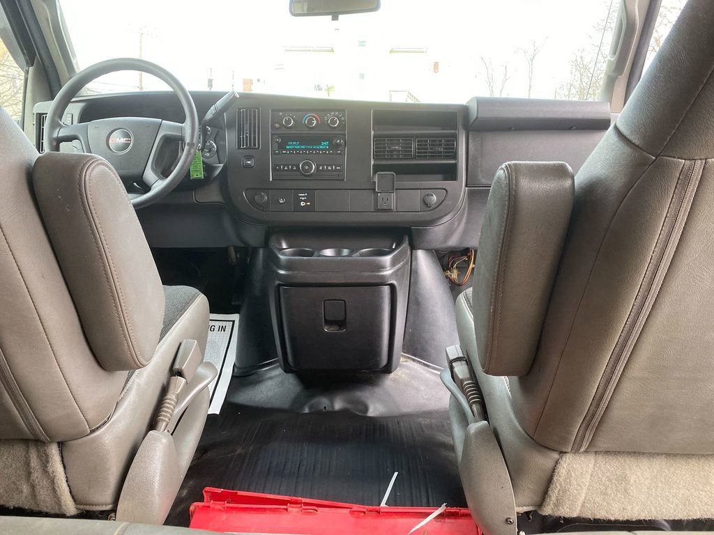 Used 2021 GMC Savana 2500 w/ Driver Convenience Package image 27