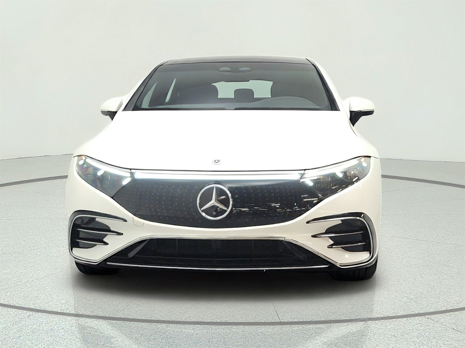 Used 2022 Mercedes-Benz EQS 580 4MATIC Sedan image 2