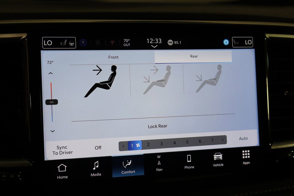 New 2026 Chrysler Pacifica Limited w/ Uconnect Theater Family Group image 35