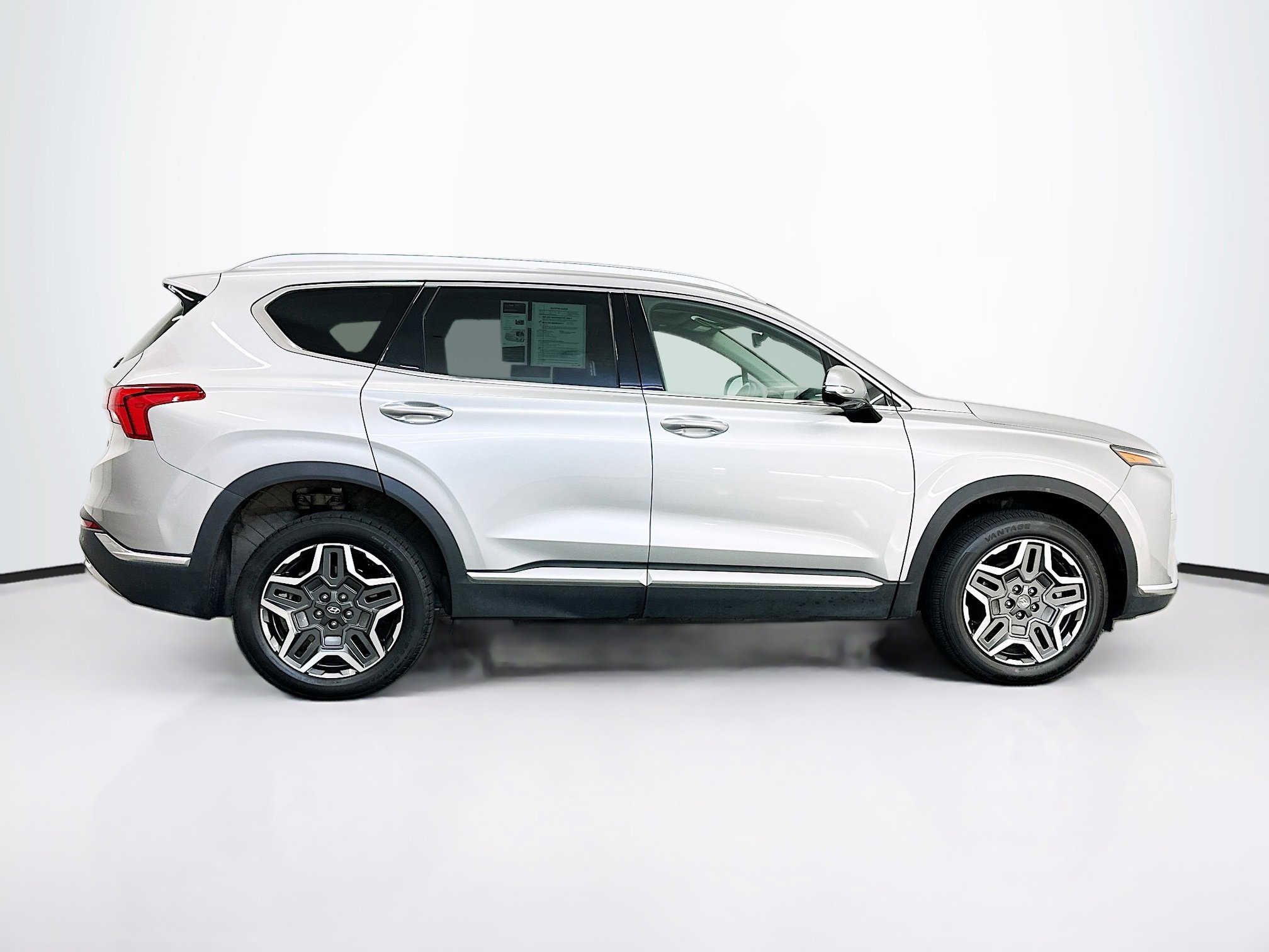 Used 2023 Hyundai Santa Fe SEL Premium image 10