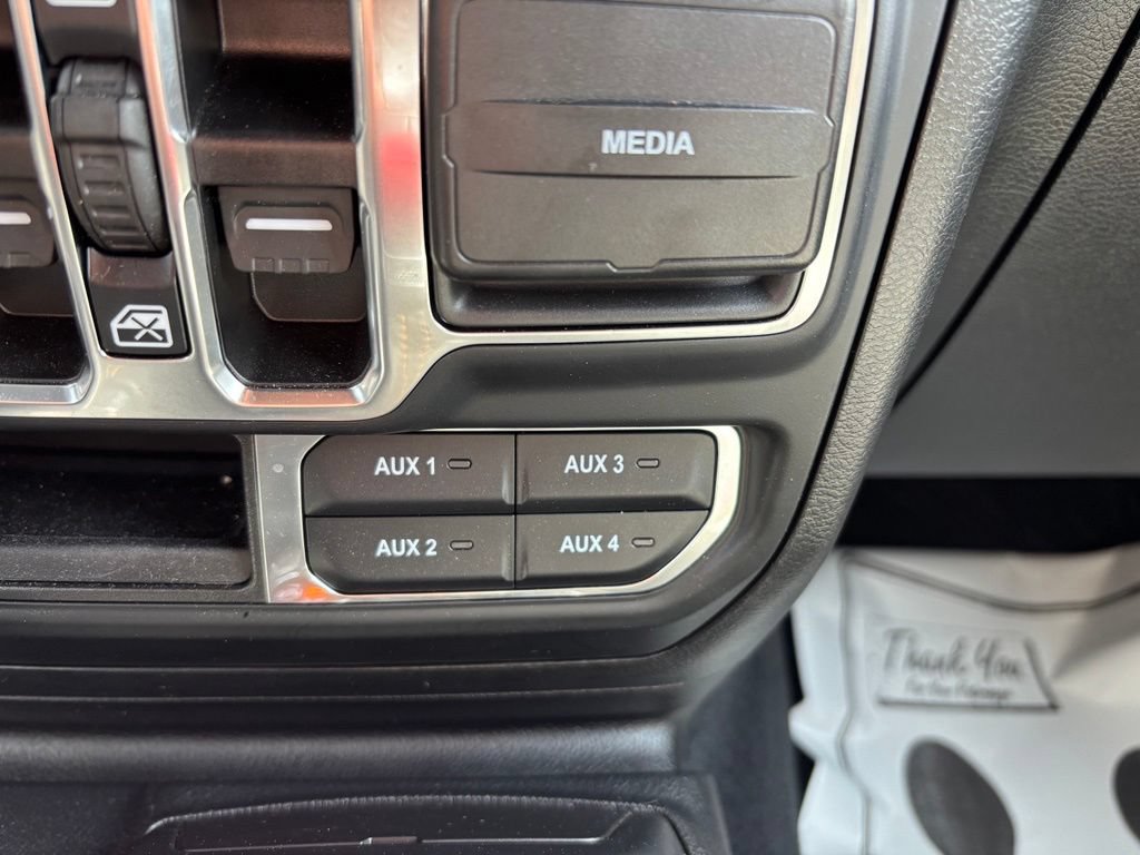 Used 2023 Jeep Wrangler Unlimited Sahara AWD/4WD image 33
