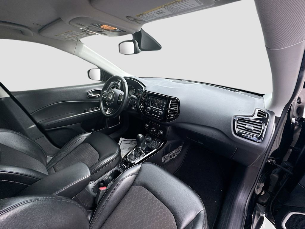Used 2018 Jeep Compass Latitude AWD/4WD image 28