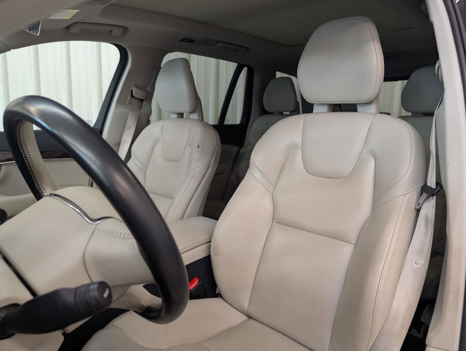 Used 2017 Volvo XC90 T6 Momentum w/ Vision Package AWD/4WD image 2