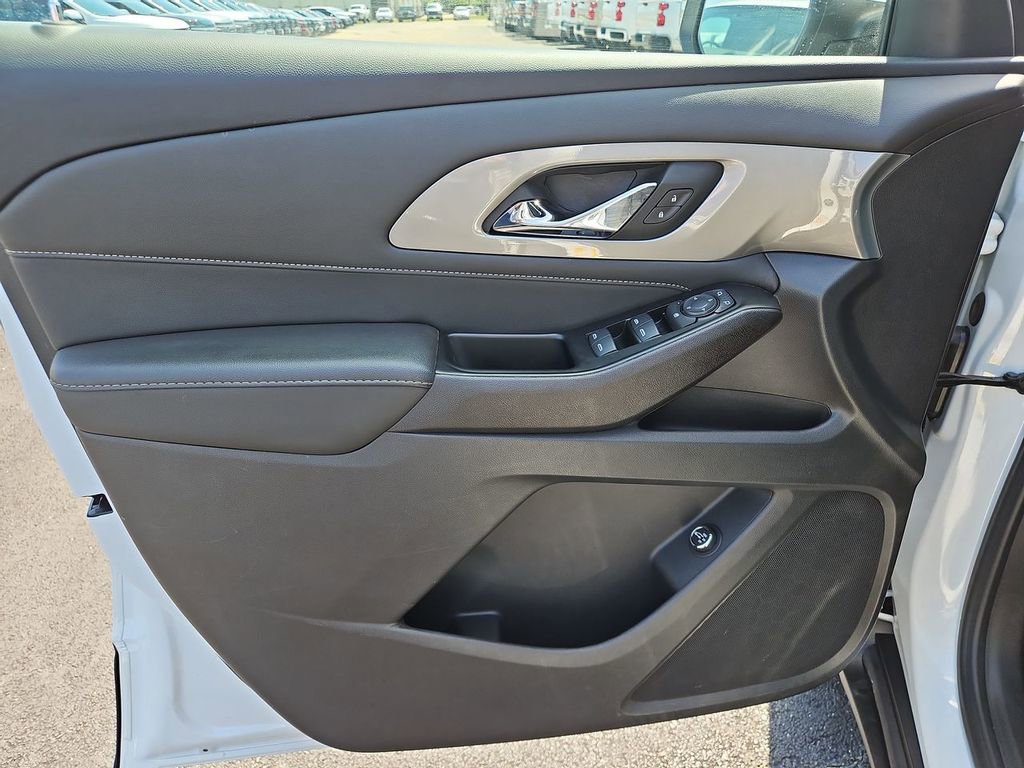 Used 2023 Chevrolet Traverse LT FWD image 22