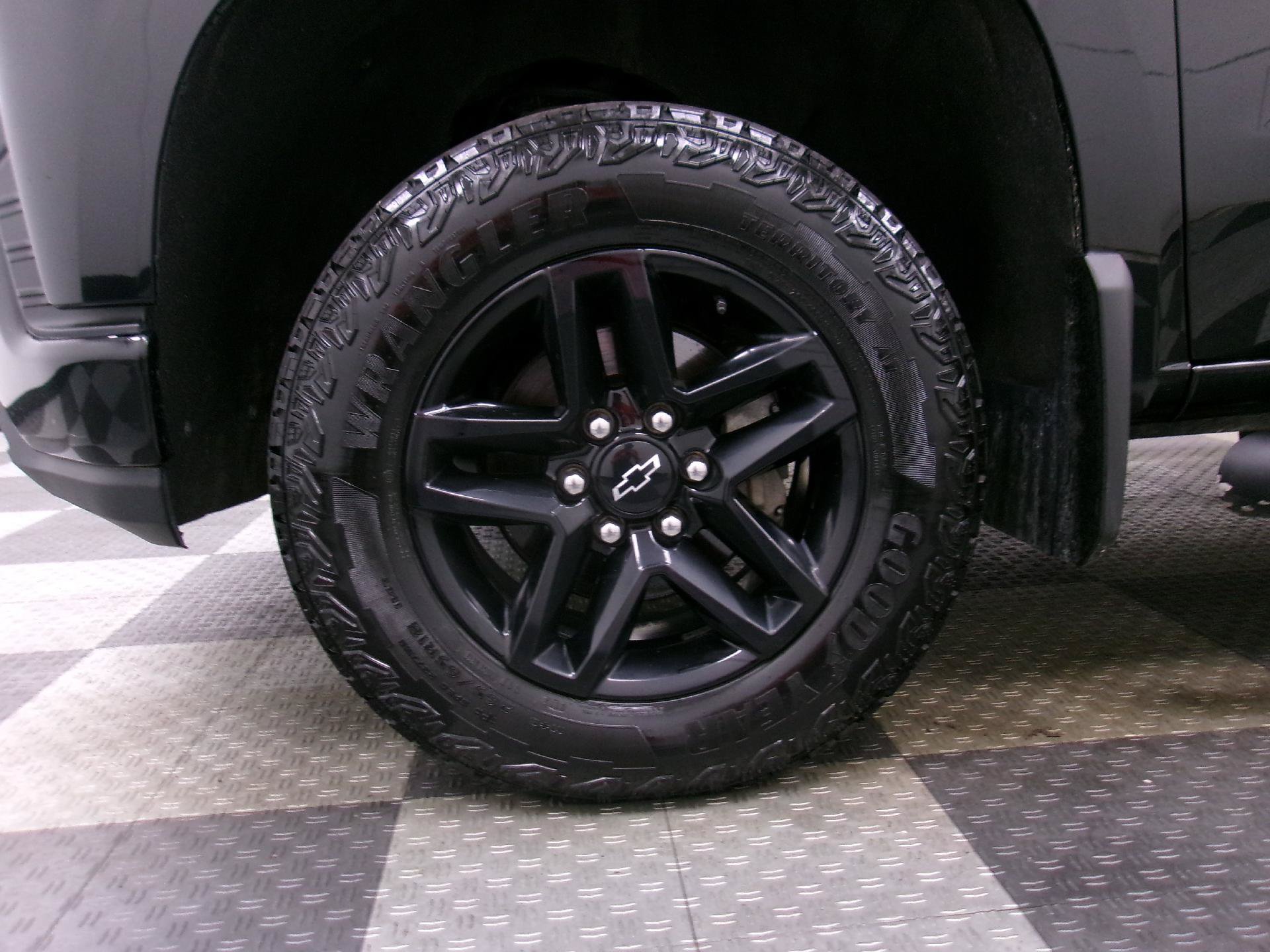 Used 2022 Chevrolet Silverado 1500 Custom Trail Boss w/ Midnight Edition AWD/4WD image 15