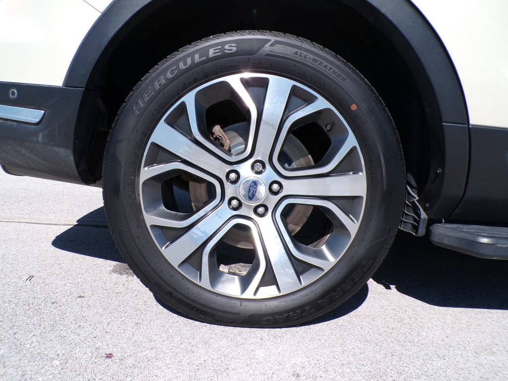 Used 2018 Ford Explorer Platinum AWD/4WD image 22