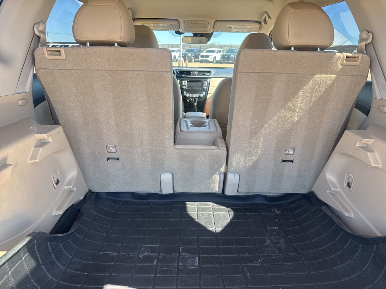 Used 2020 Nissan Rogue SV w/ Premium Package image 34