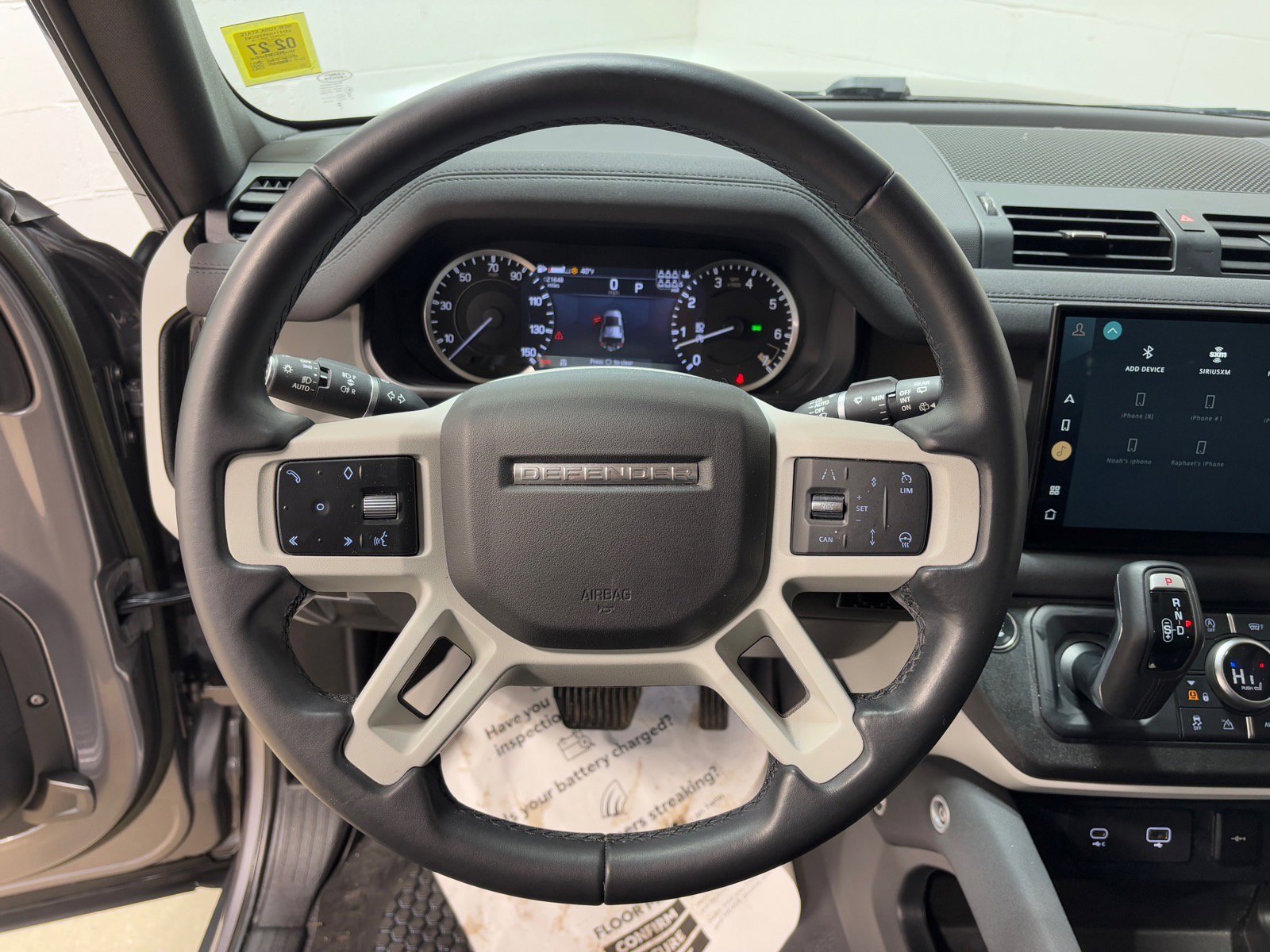 Used 2023 Land Rover Defender 130 SE image 18
