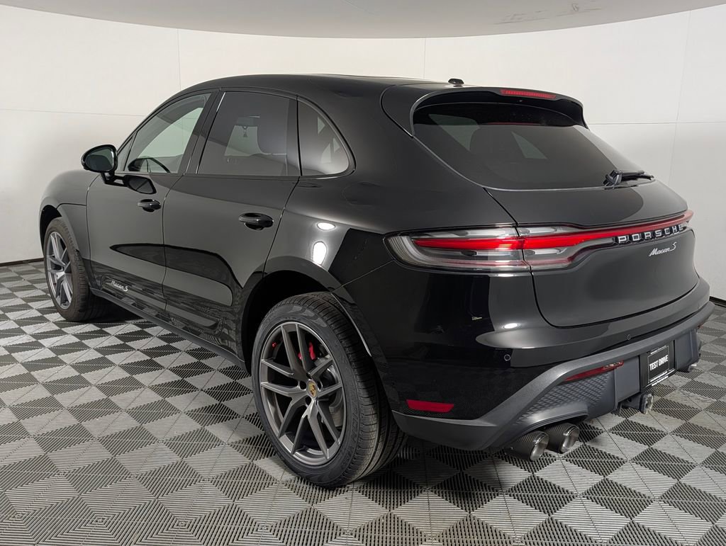 Certified 2023 Porsche Macan S image 3