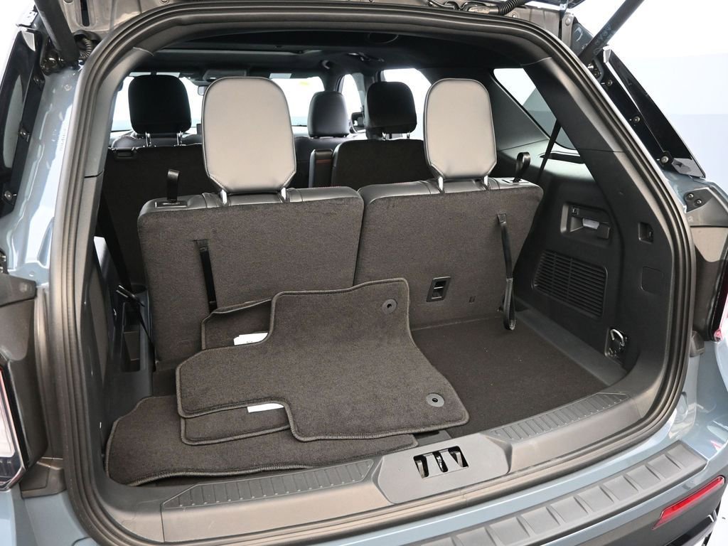 New 2026 Ford Explorer ST-Line w/ ST-Line Street Pack image 33