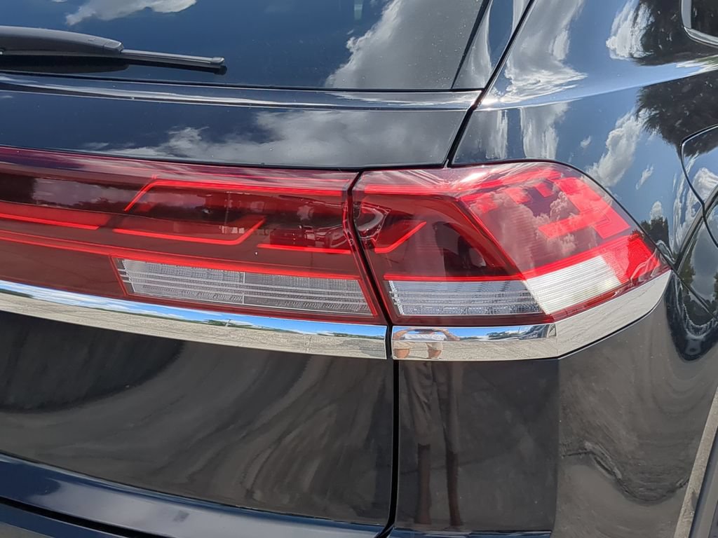 New 2026 Volkswagen Atlas Cross Sport SE FWD image 7