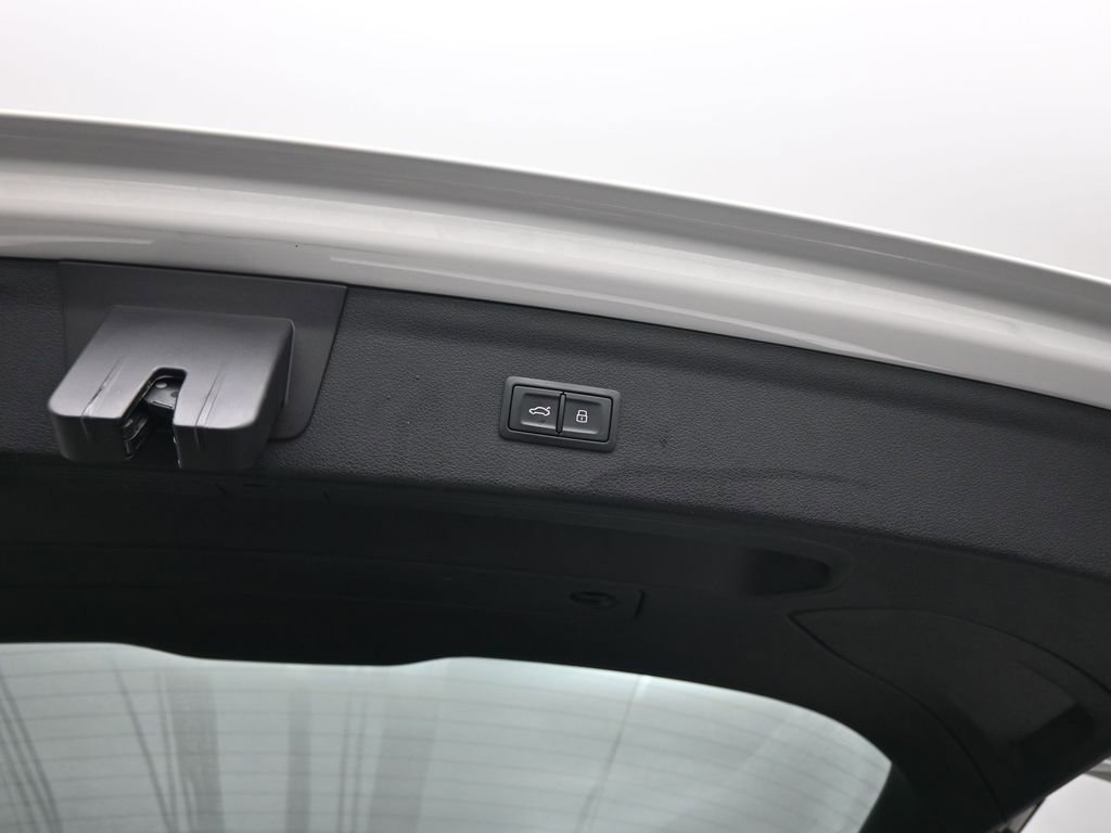 Used 2018 Audi Q3 2.0T Premium w/ Convenience Package FWD image 22