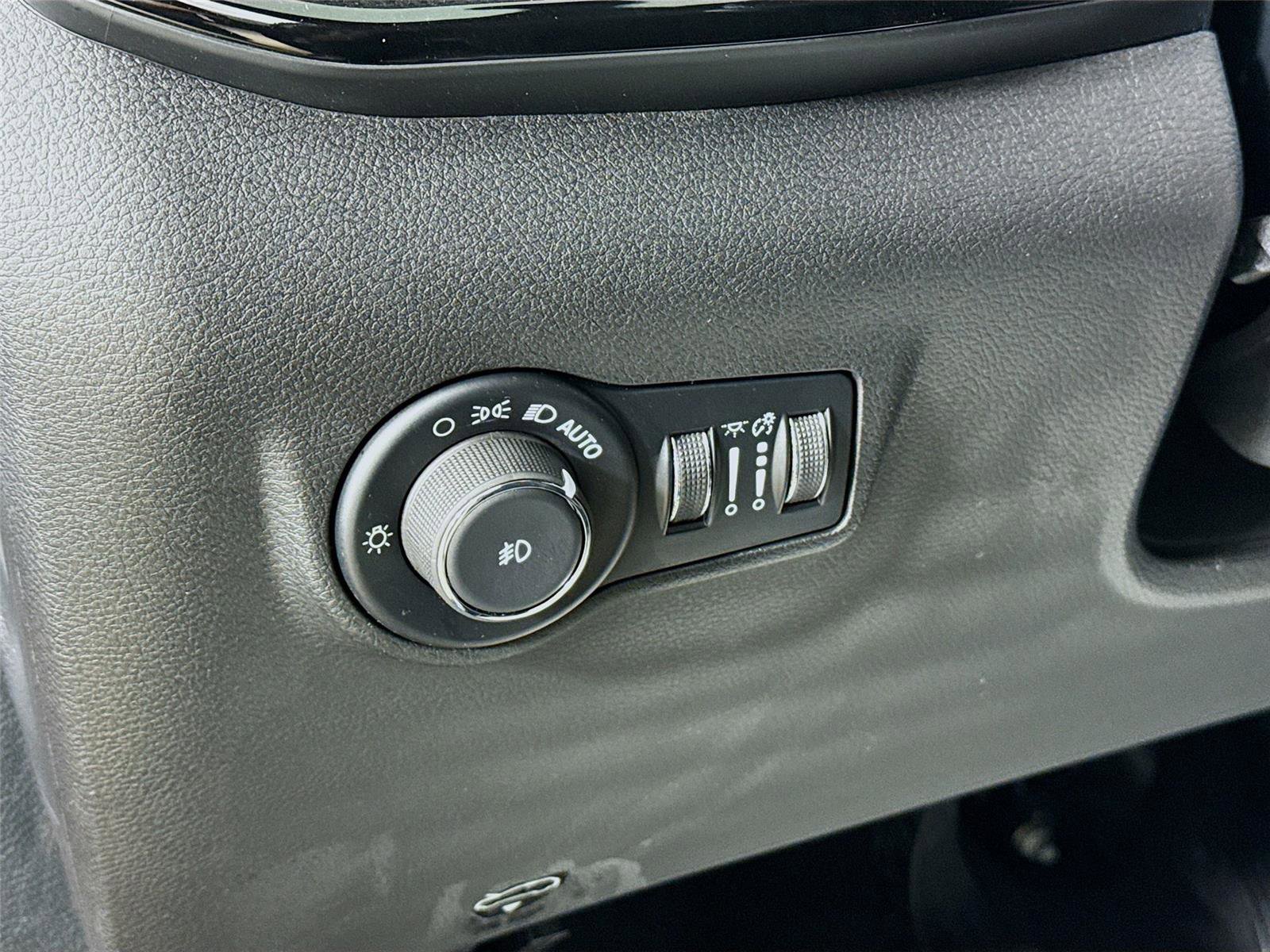 New 2026 Jeep Compass Latitude image 10