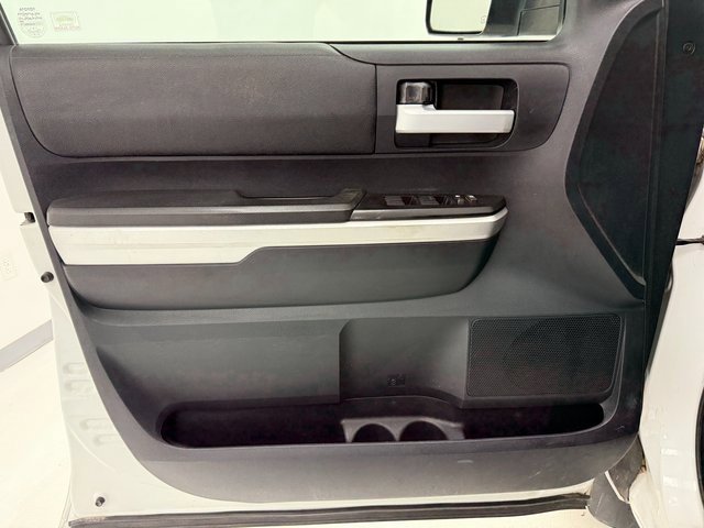 Used 2015 Toyota Tundra SR5 w/ SR5 Upgrade Package image 28