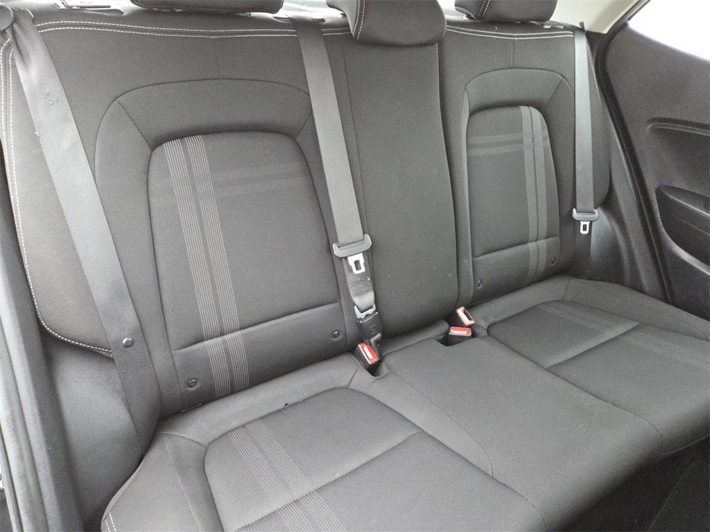 Used 2021 Hyundai Venue SEL w/ Cargo Package image 17