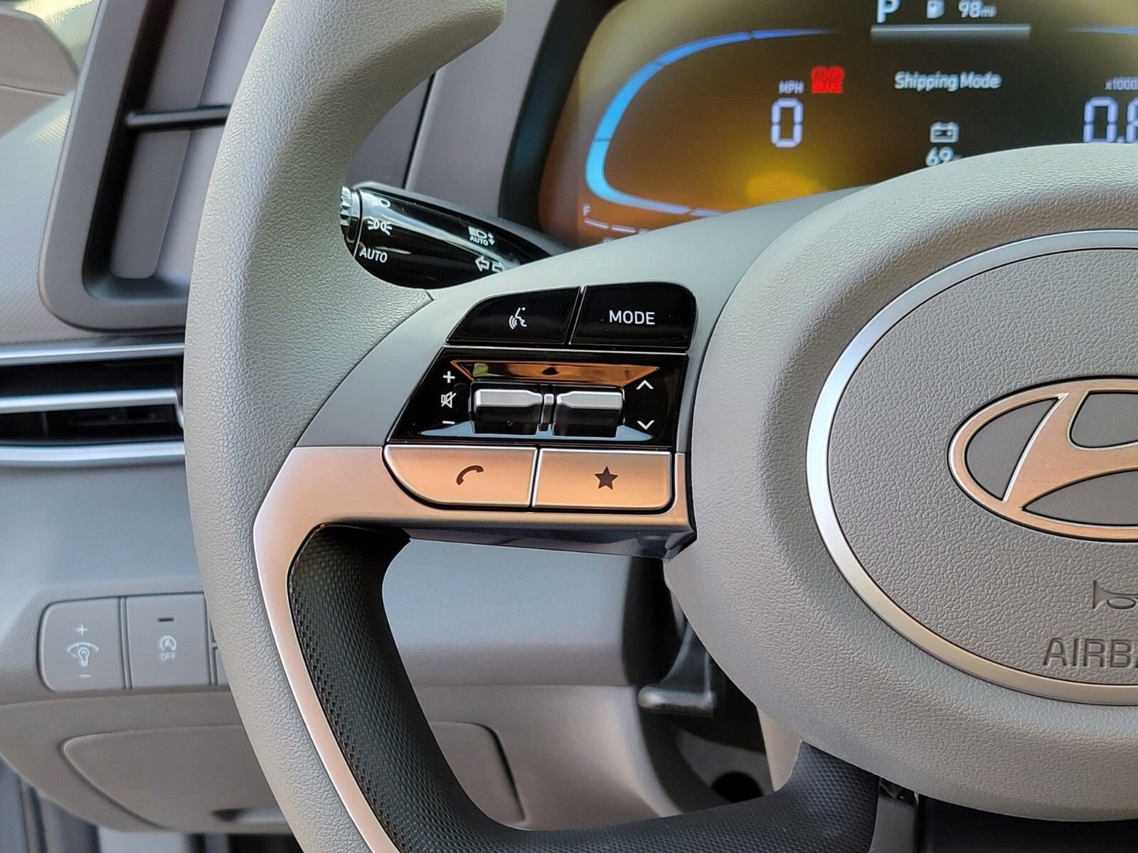 Used 2025 Hyundai Elantra SE image 28