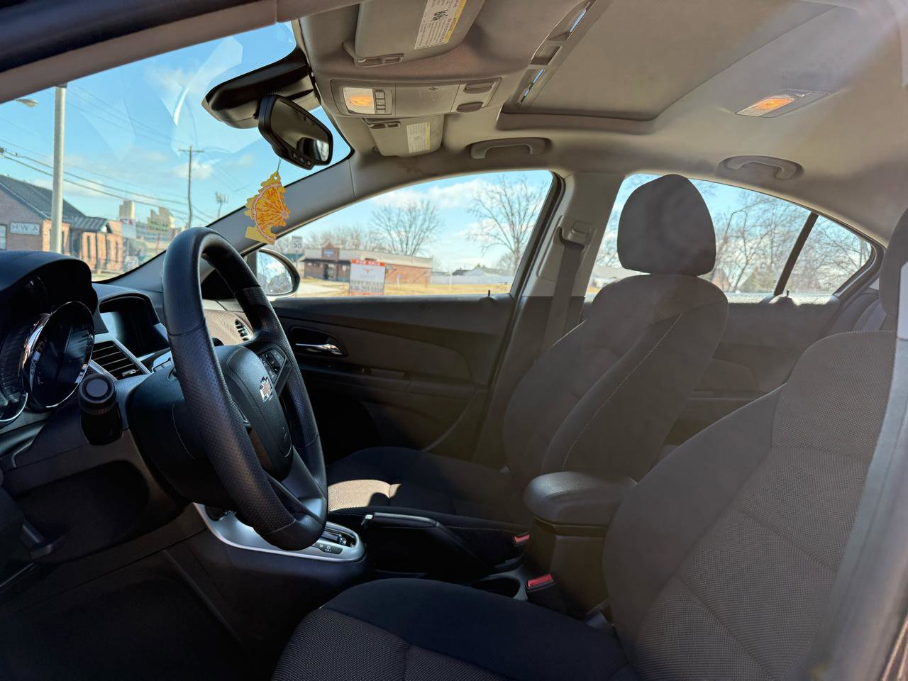 Used 2015 Chevrolet Cruze LT w/ Sun And Sound Package image 7