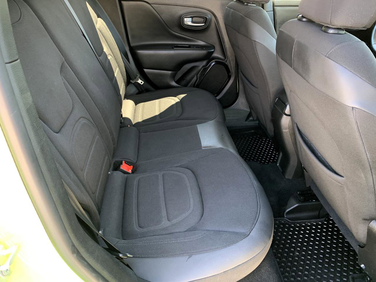 Used 2017 Jeep Renegade Altitude AWD/4WD image 35