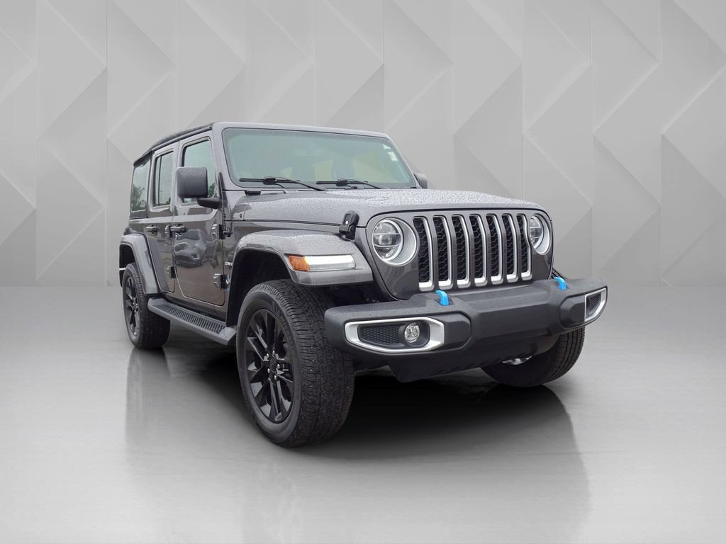 Used 2022 Jeep Wrangler Unlimited Sahara w/ Cold Weather Group AWD/4WD image 6