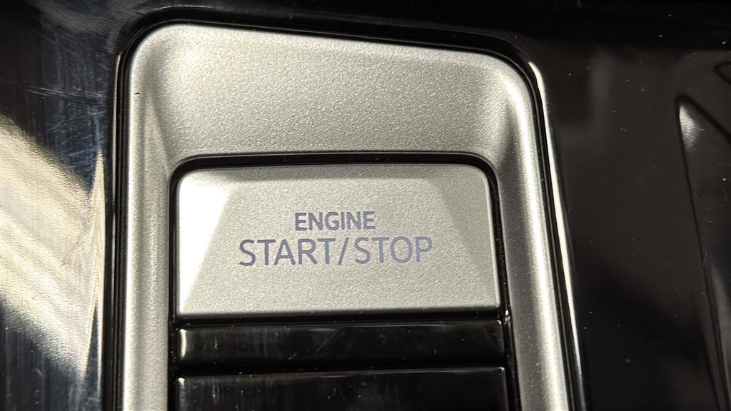 Used 2024 Volkswagen Atlas SE w/ Black Wheel Package image 22