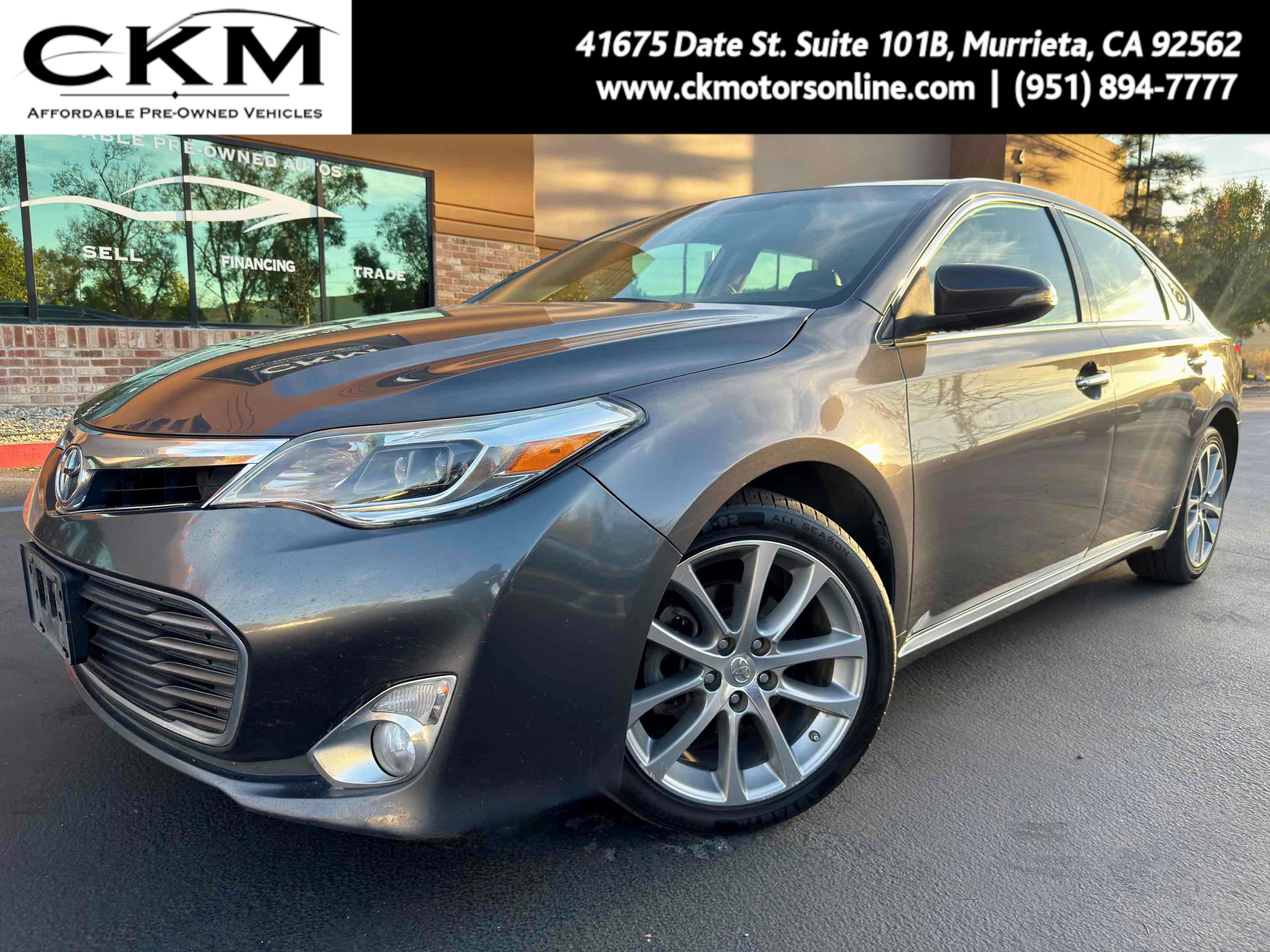 Used 2014 Toyota Avalon XLE Touring image 1