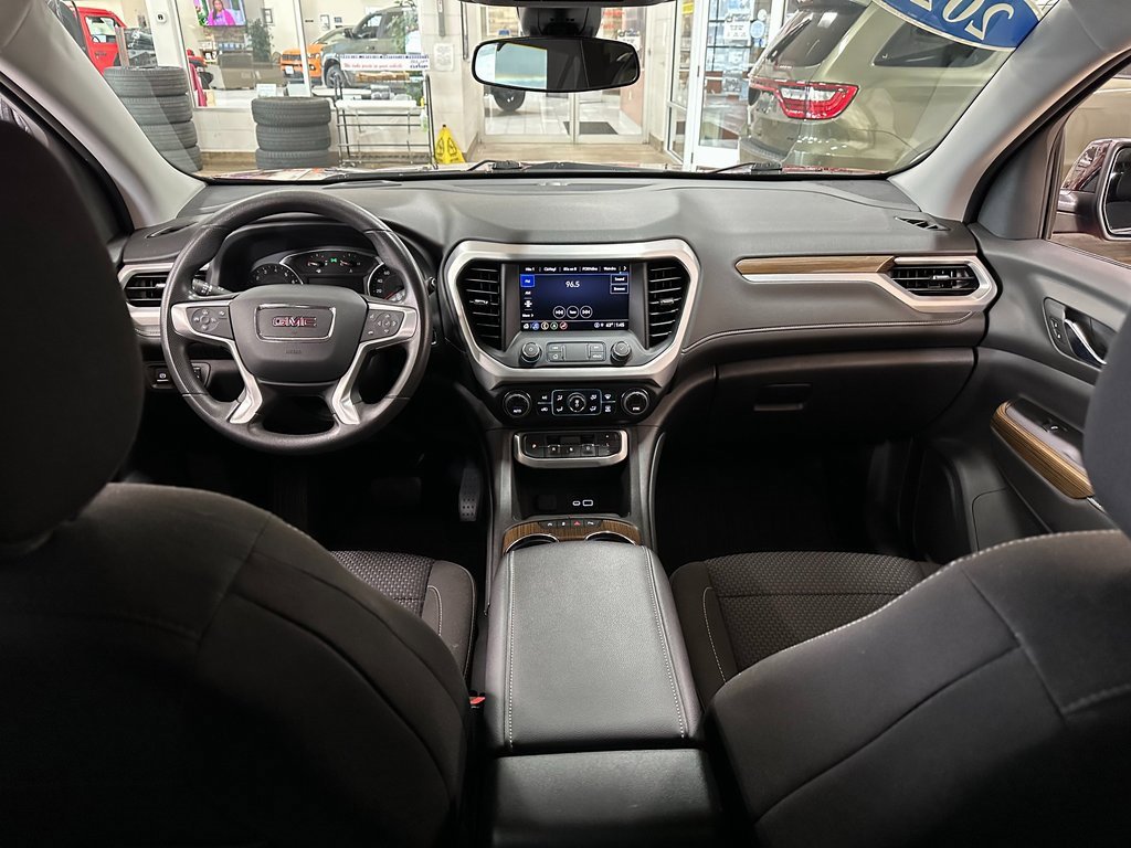 Used 2023 GMC Acadia SLE w/ Driver Convenience Package image 13