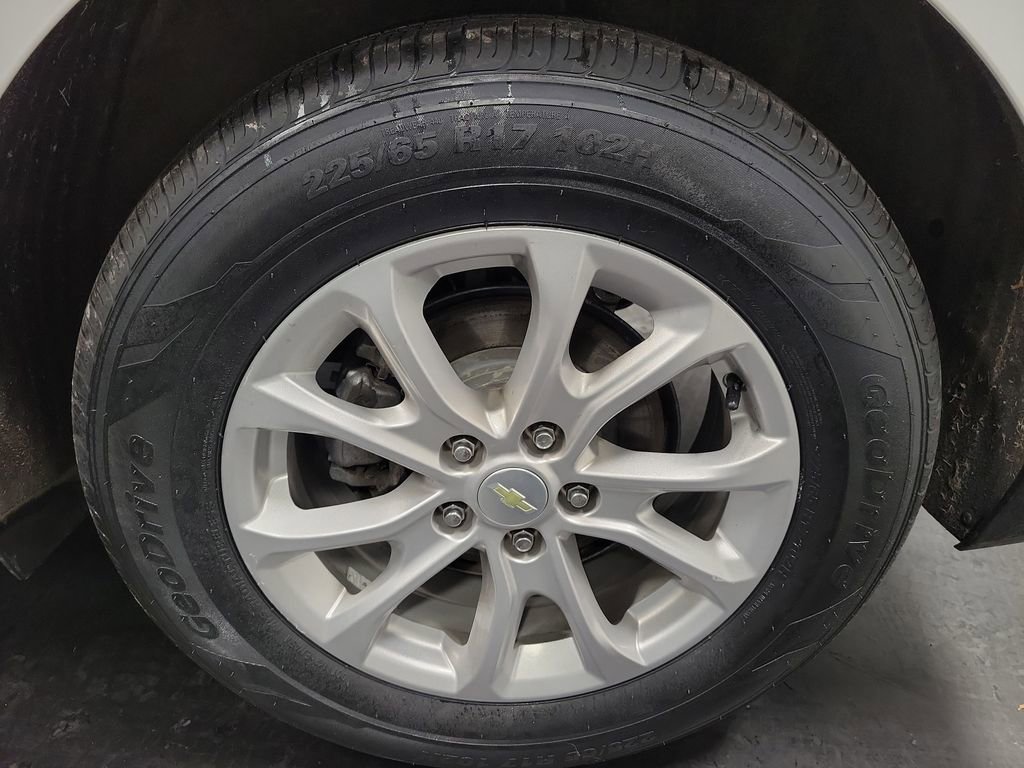 Used 2018 Chevrolet Equinox LT image 11