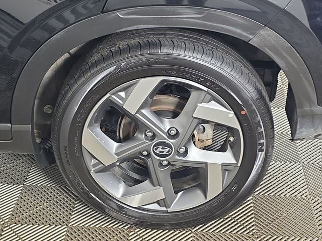 Used 2025 Hyundai Venue SEL image 17
