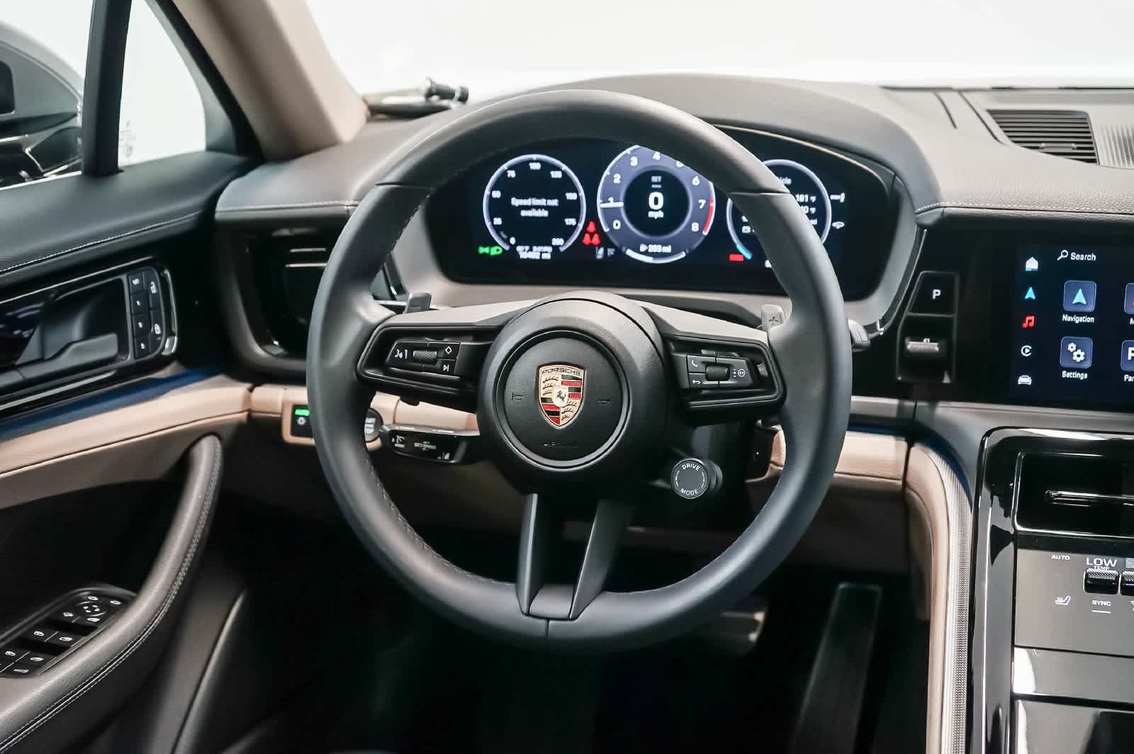 Certified 2025 Porsche Panamera RWD image 21