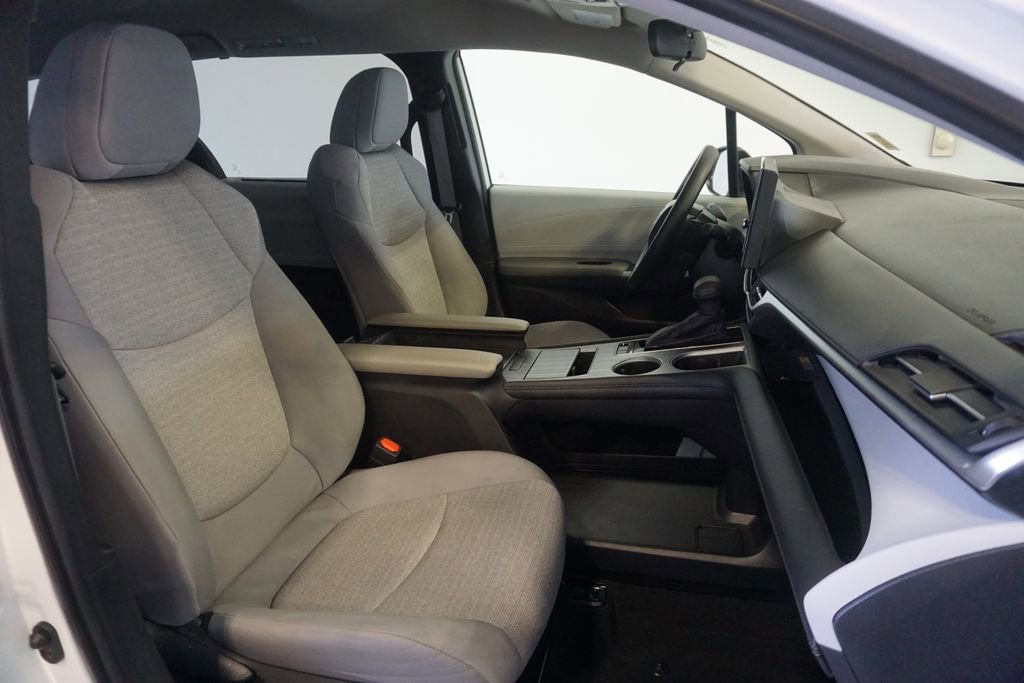 Used 2025 Toyota Sienna LE image 23