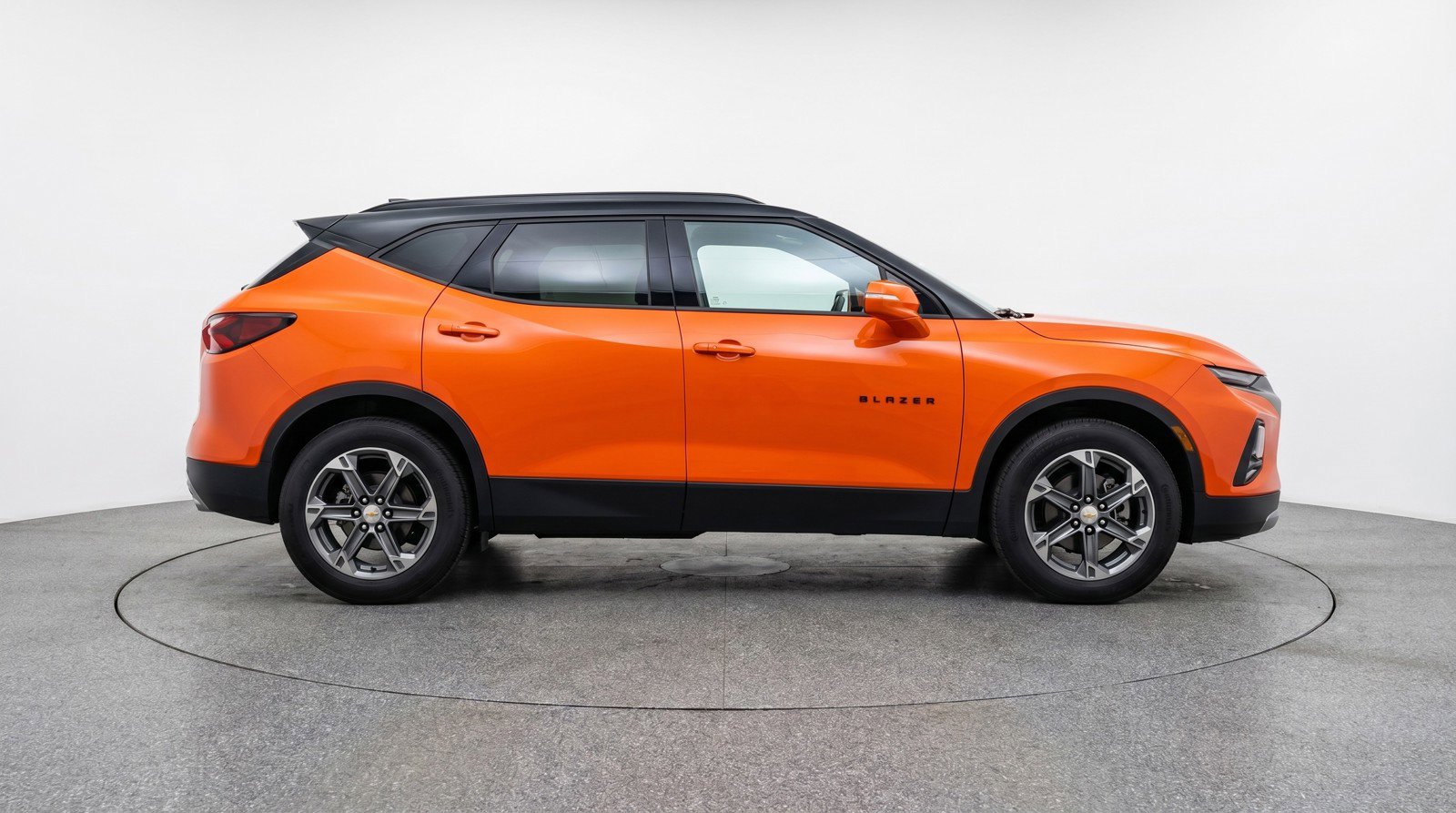 Used 2025 Chevrolet Blazer LT FWD image 11