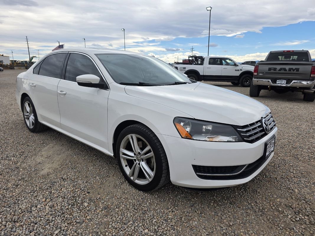 Used 2015 Volkswagen Passat TDI SE FWD image 1