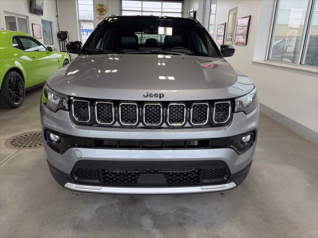 Used 2024 Jeep Compass Limited image 2
