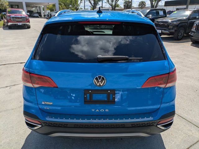 Used 2023 Volkswagen Taos SE w/ Black Wheel Package image 5
