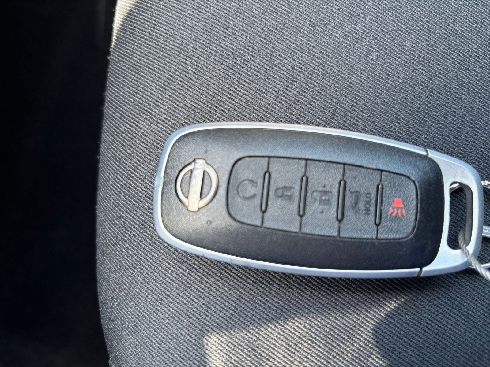 Used 2025 Nissan Pathfinder SV FWD image 27