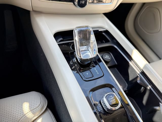 Certified 2023 Volvo XC60 T8 Ultimate w/ Climate Package AWD/4WD image 25