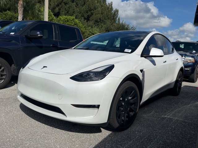 Used 2024 Tesla Model Y Long Range AWD/4WD image 4