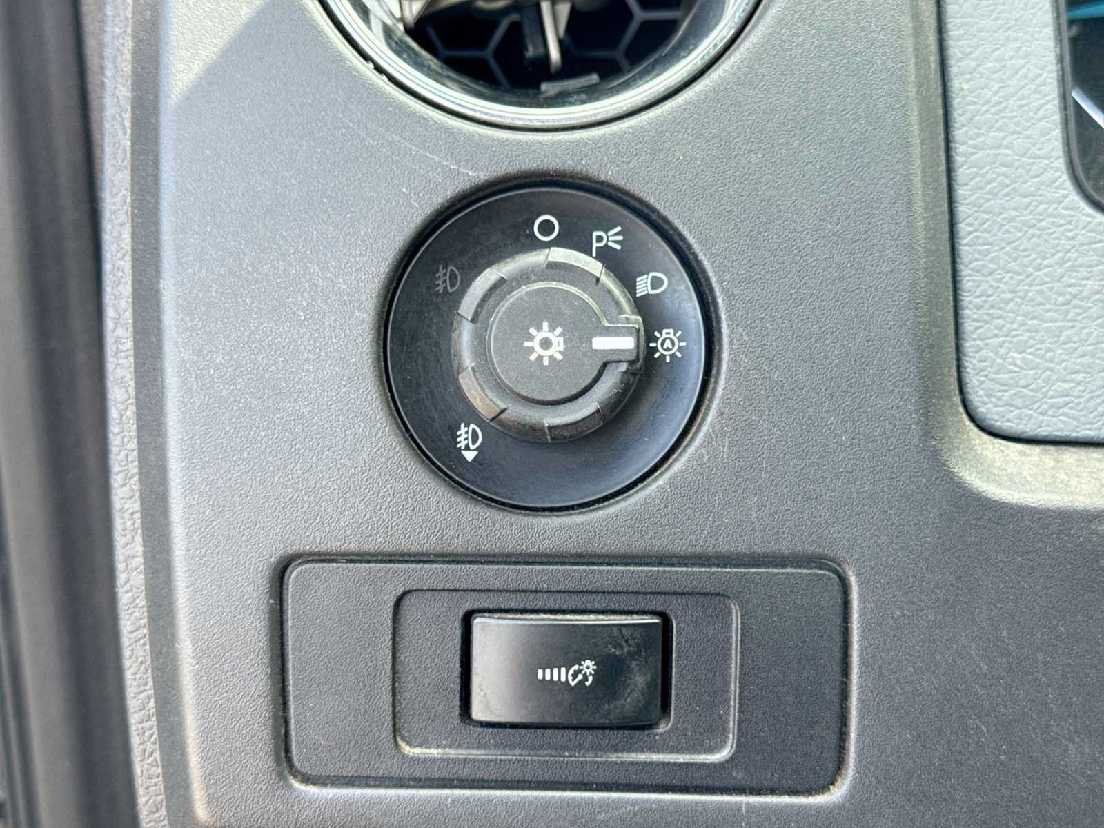 Used 2013 Ford F150 XLT w/ XLT Chrome Pkg AWD/4WD image 15