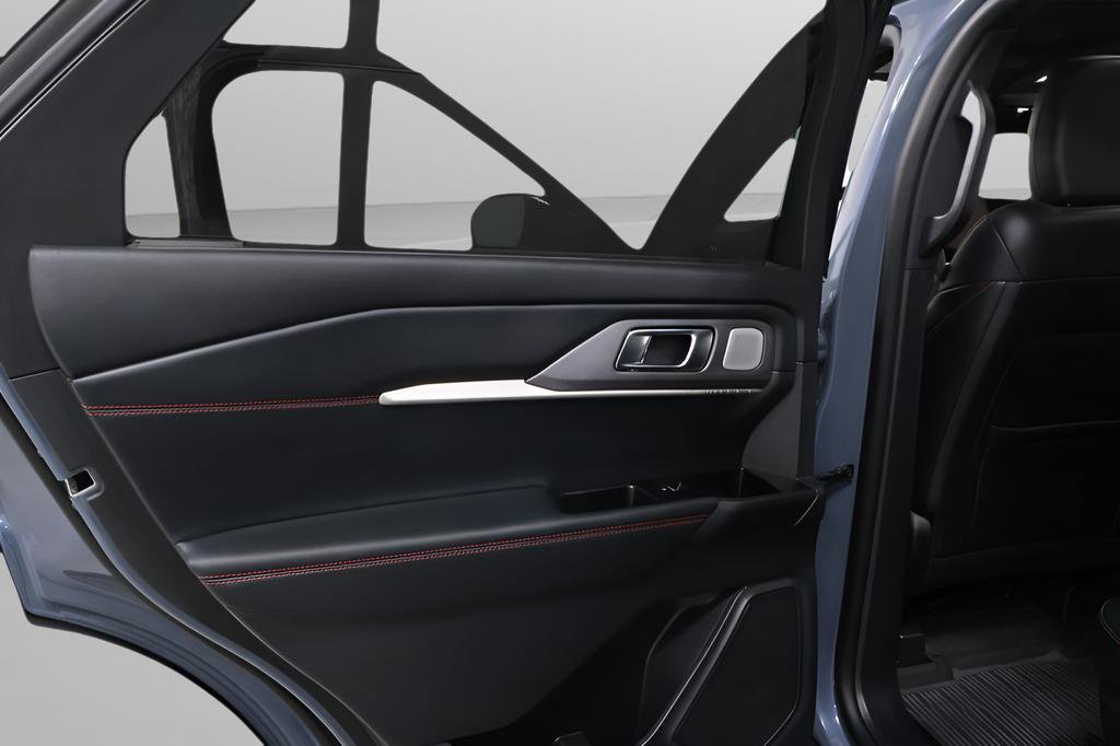 Used 2025 Ford Explorer ST image 26