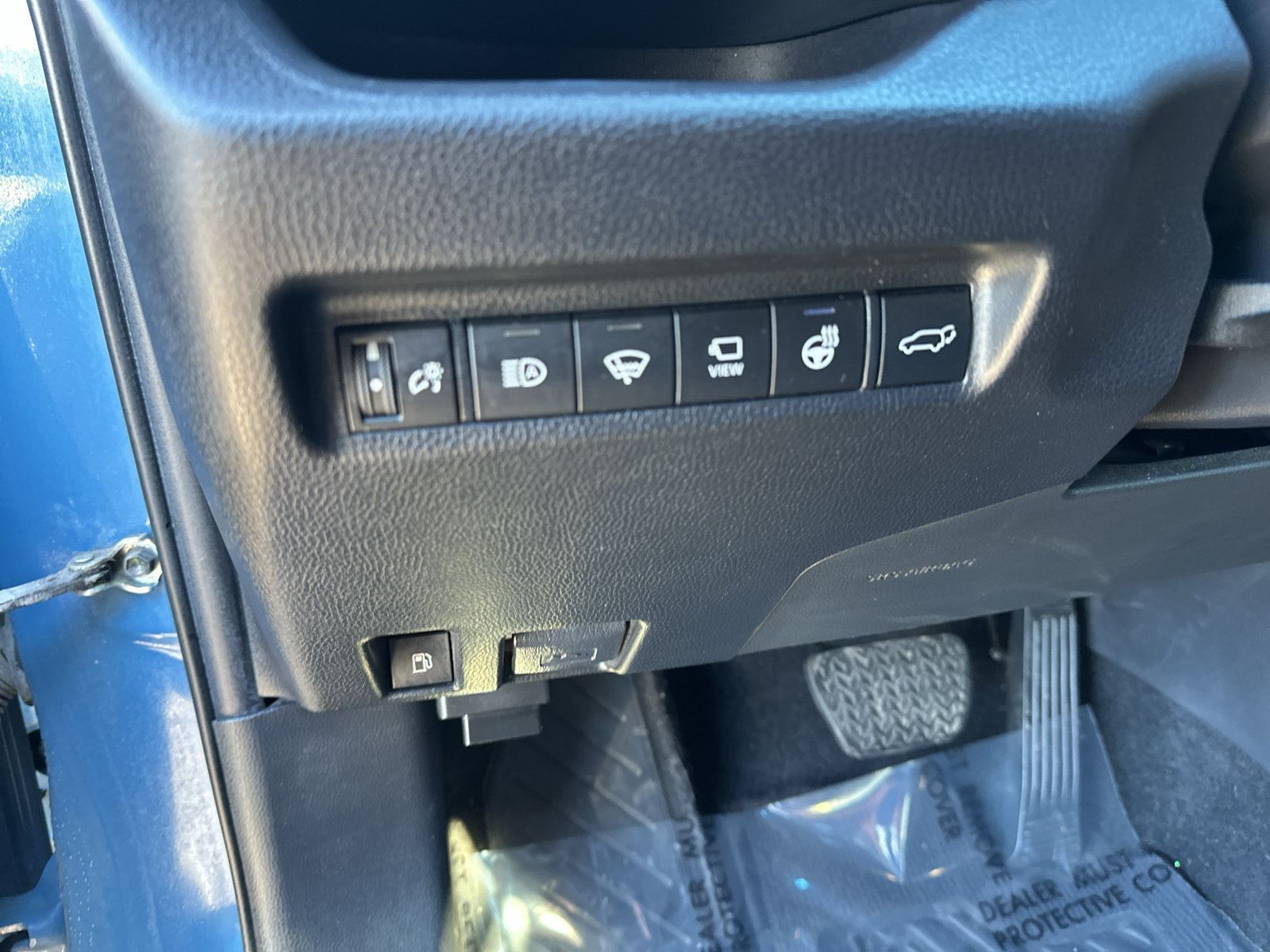 Used 2022 Toyota RAV4 XSE AWD/4WD image 17