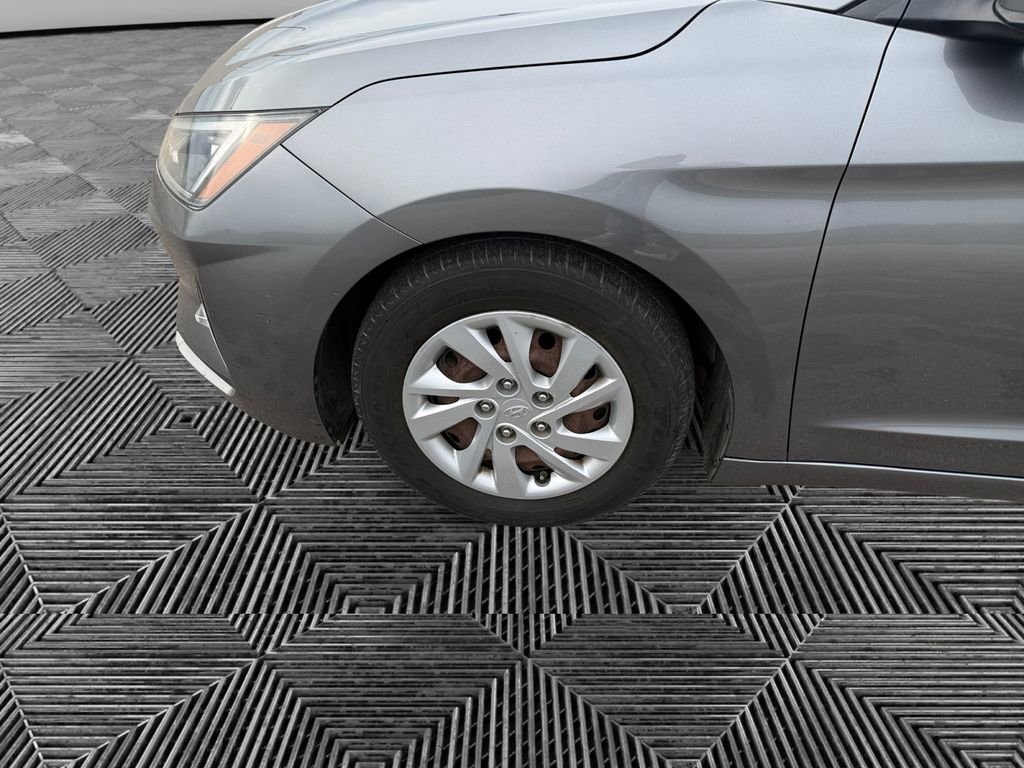 Used 2019 Hyundai Elantra SE image 14