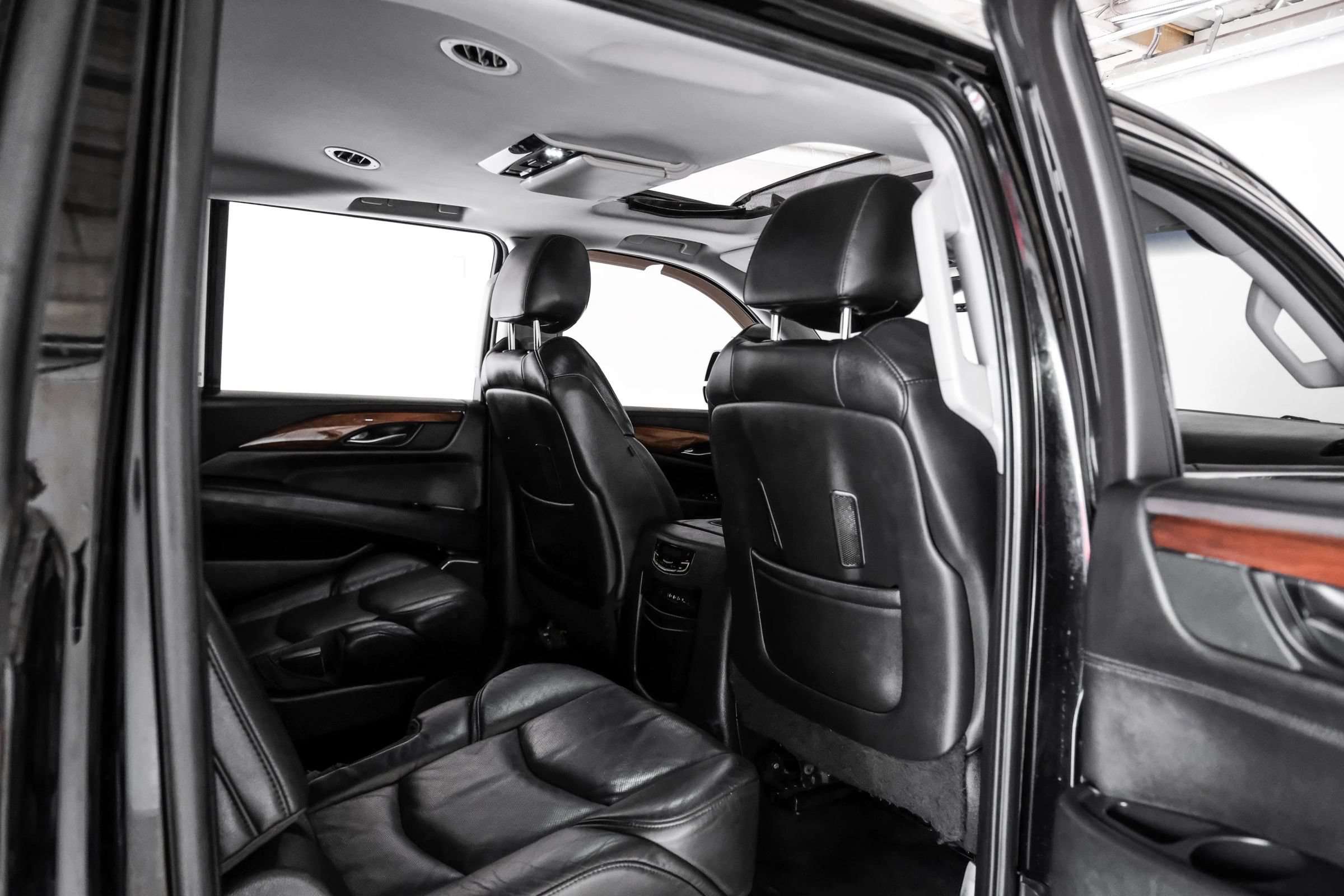 Used 2015 Cadillac Escalade ESV Premium AWD/4WD image 33