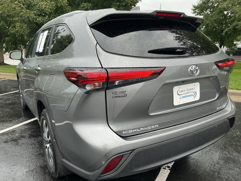 Used 2026 Toyota Highlander XLE AWD/4WD image 11