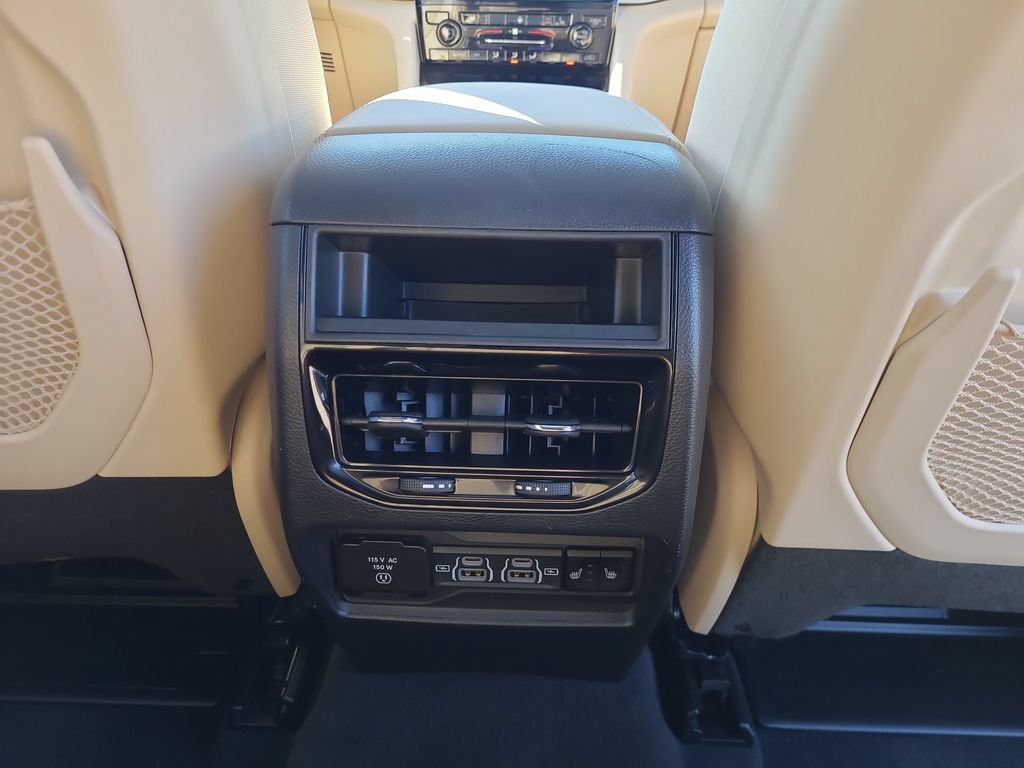 Used 2024 Jeep Grand Cherokee Limited RWD image 22