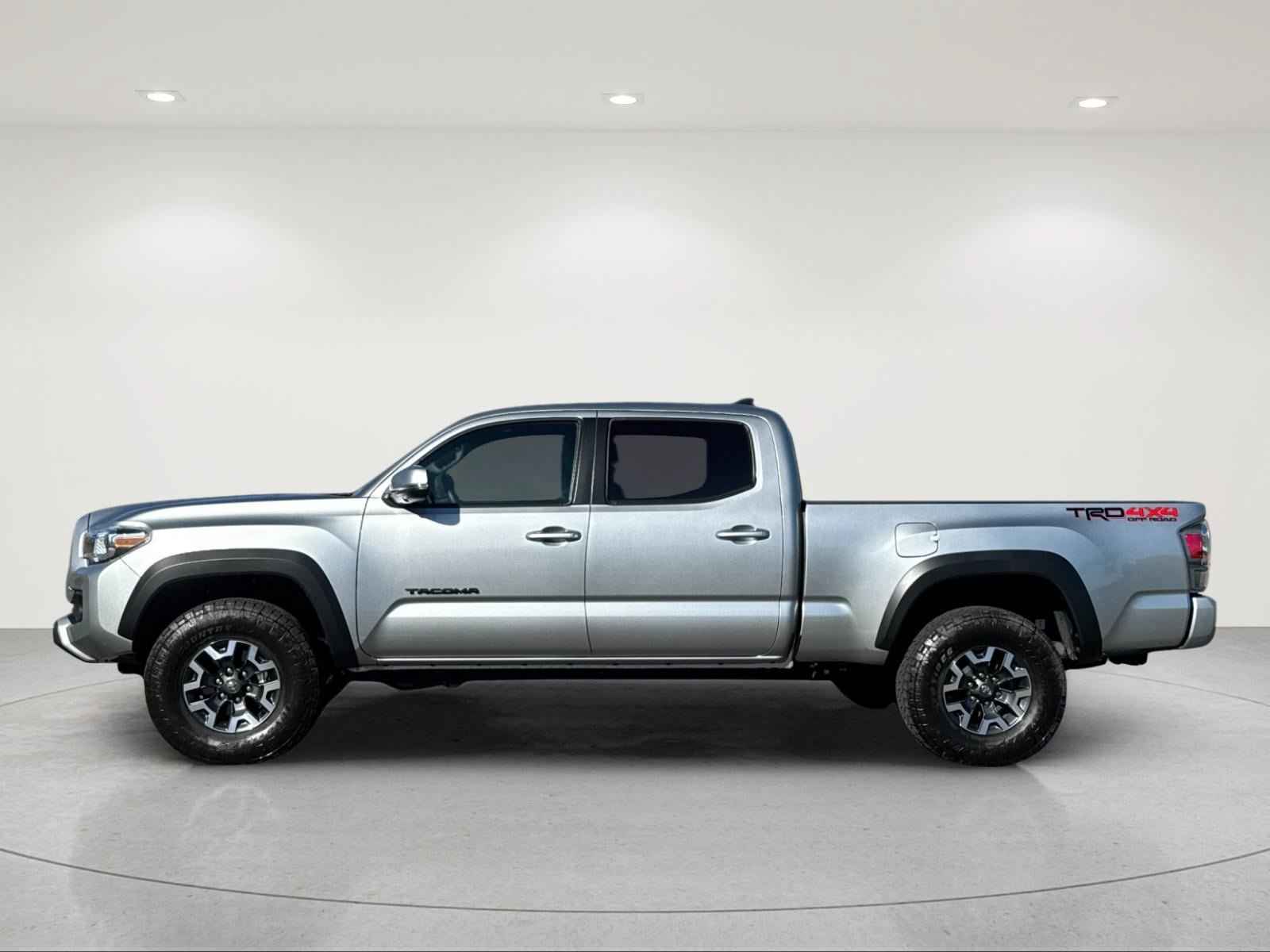 Used 2023 Toyota Tacoma TRD Off-Road w/ TRD Premium Off Road Package AWD/4WD image 3