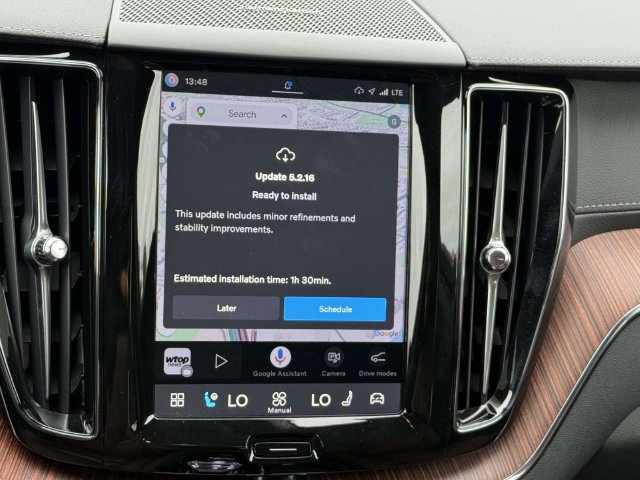 Used 2025 Volvo XC60 B5 Ultra w/ Climate Package AWD/4WD image 12